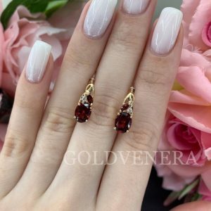 Золотые серьги с гранатом