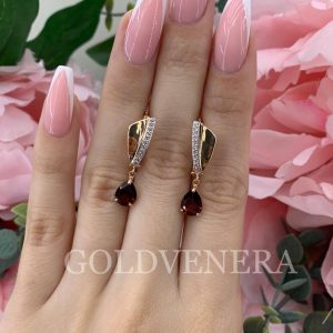 Золотые серьги с гранатом